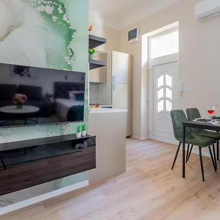 شقة Charm - Ac - Double Bed - Party & Sights Nearby