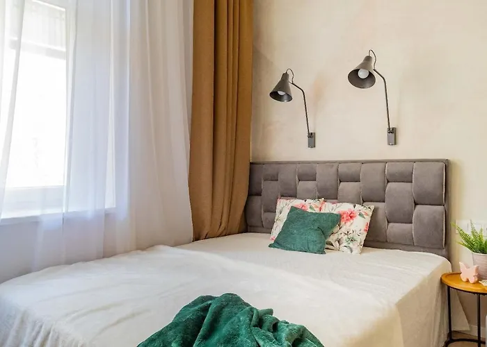 Charm - Ac - Double Bed - Party & Sights Nearby Apartmán *
