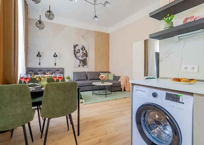 Charm - Ac - Double Bed - Party & Sights Nearby *